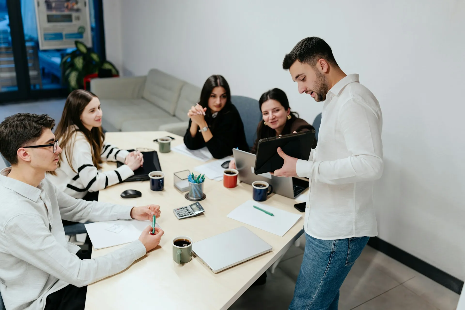 Business Resilience: Forging Strong Teams in Times of Crisis