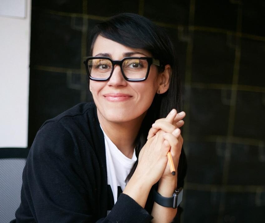 アミック・スピーキングのB面：チリへの拡大戦略