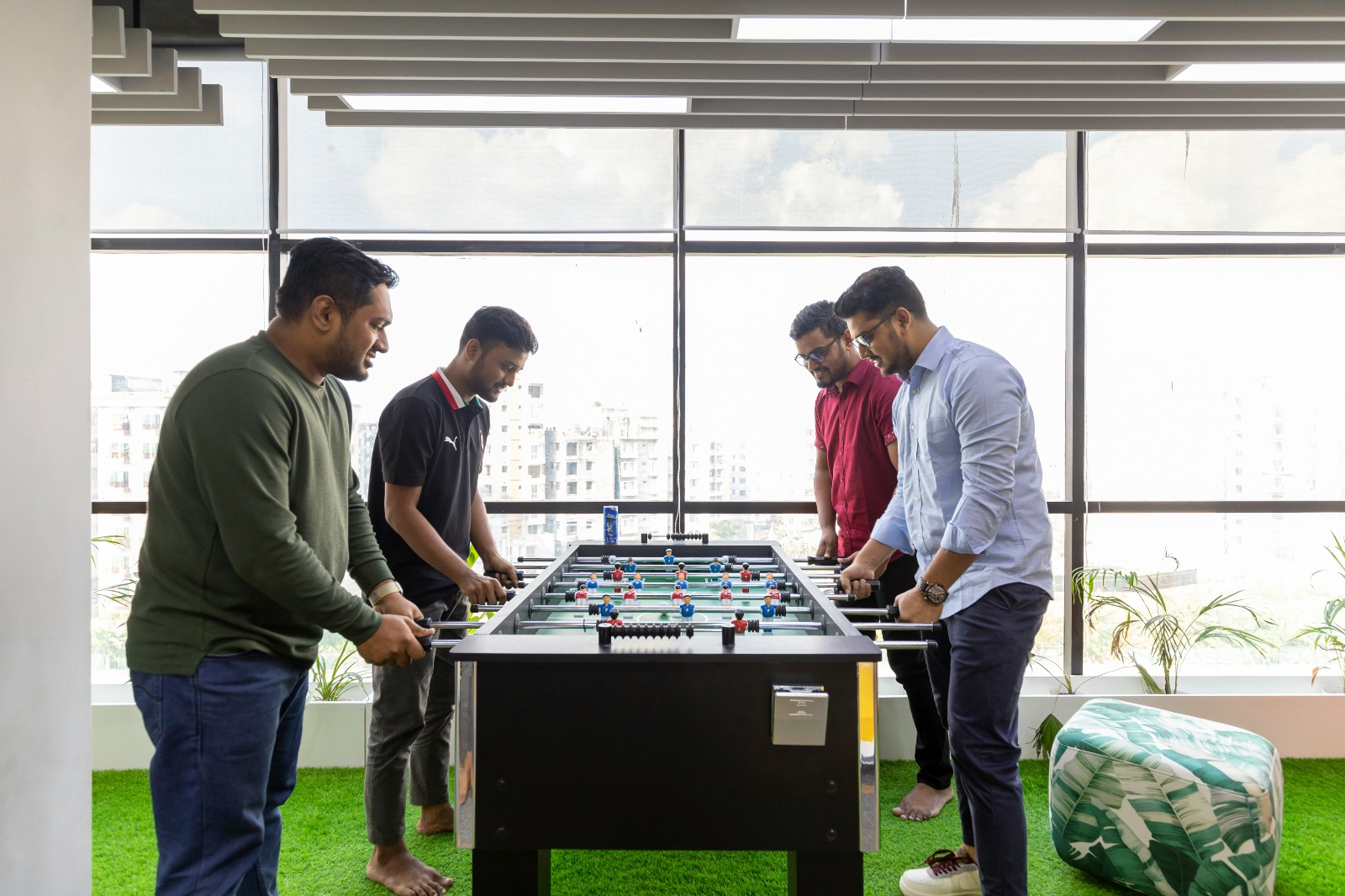 従業員の定着・獲得において、3社に1社が「感情的報酬」を最優先事項としています