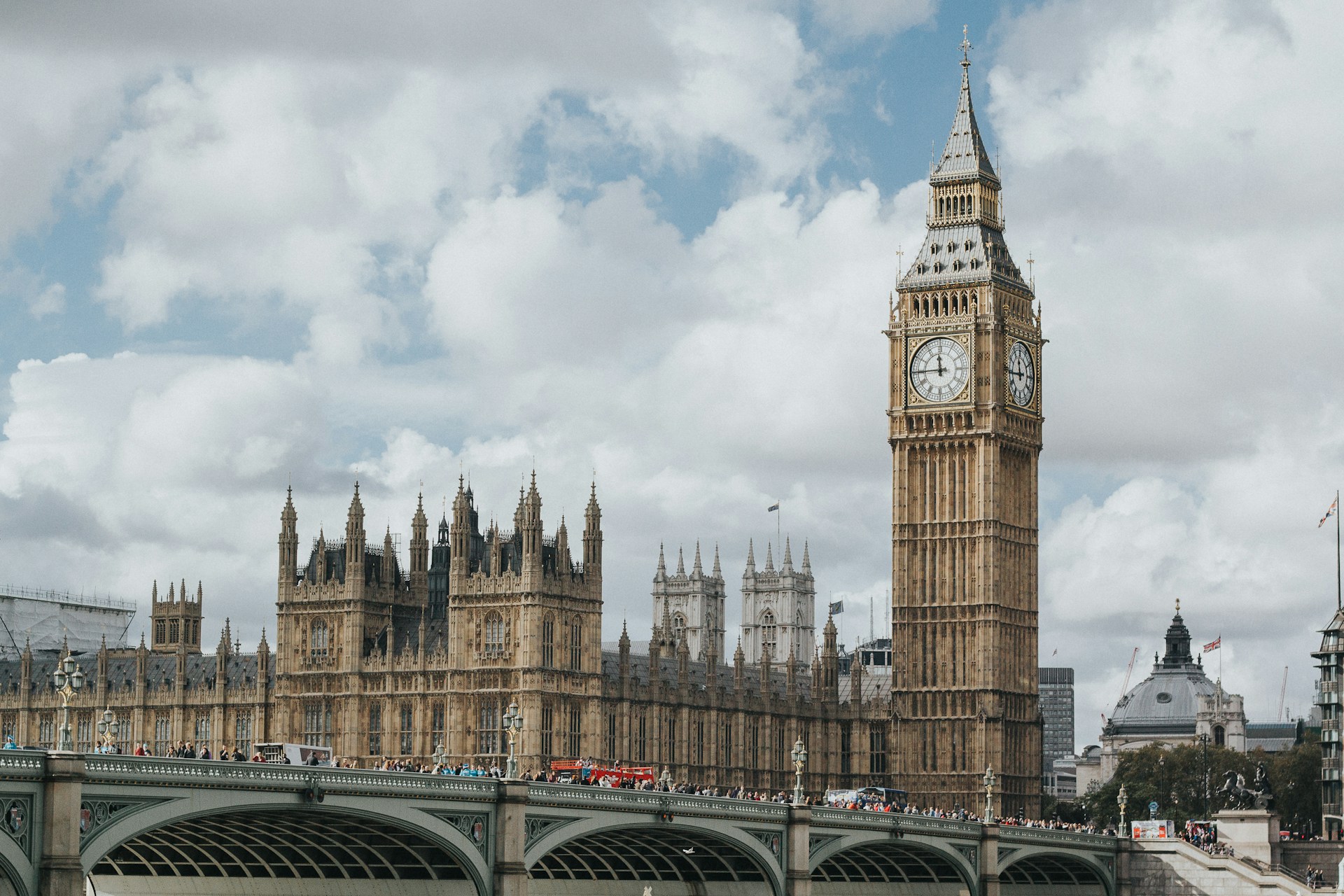 英国留学STEM奨学金受賞者3名（サン・ルイス・ポトシ出身）